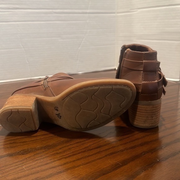 BOC - Picture 4 of 8